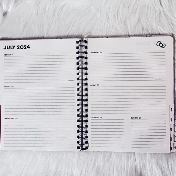 Hello Kitty‎ Planner - Picture 4 of 7